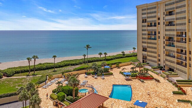 Foto del edificio - 100 Ocean Trail Way