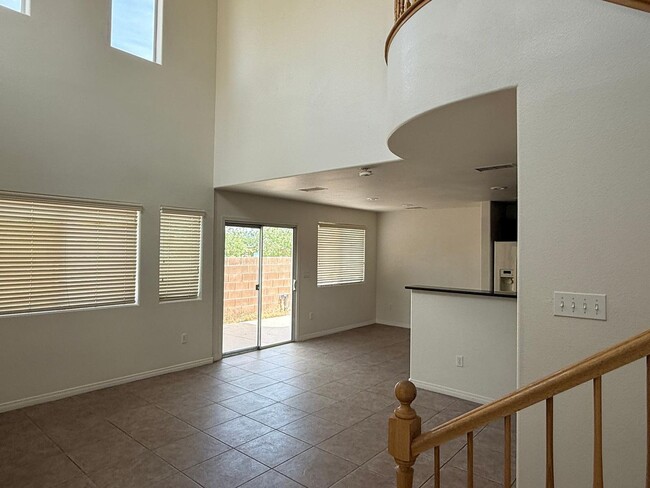 Foto del edificio - 3 BEDROOMS HOME WITH 2.5 BATHROOMS