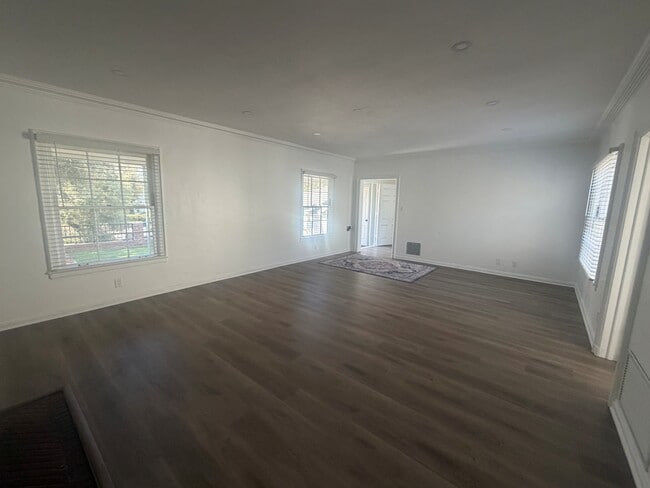 Building Photo - 3643 Monon St