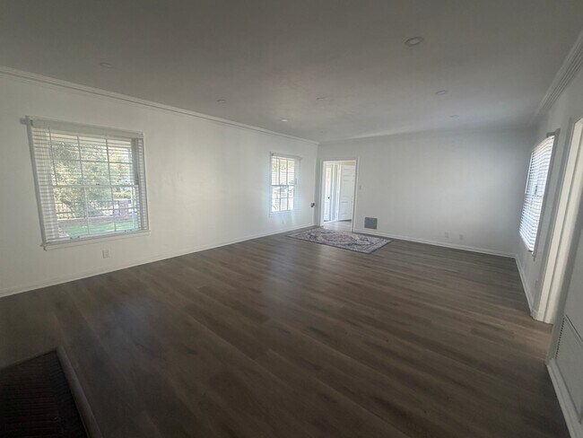 Foto del edificio - 3643 Monon St