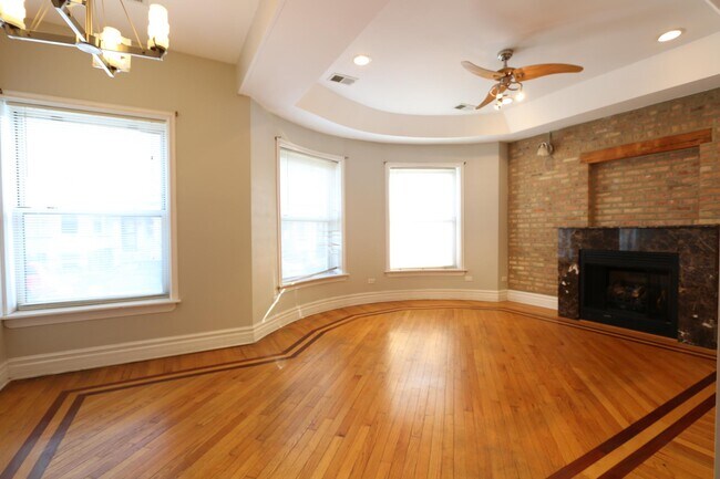 Building Photo - 534 E 44th St