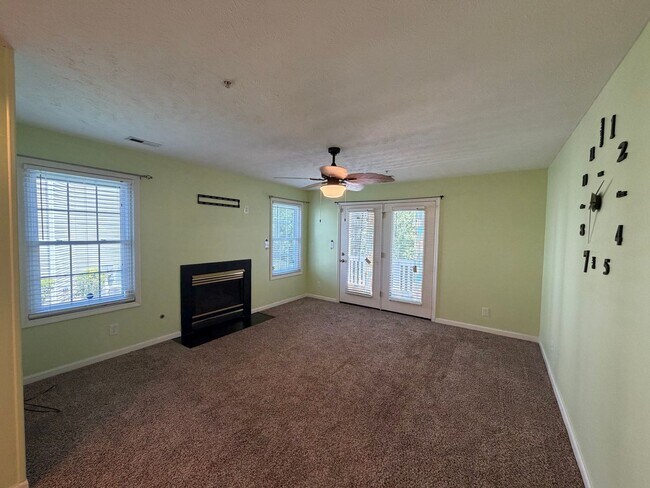 Foto del edificio - 341 Waterdown Dr