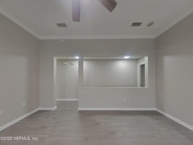 Building Photo - 76384 Deerwood Dr