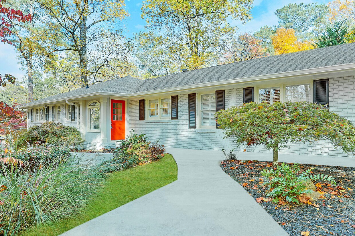 Primary Photo - 2499 Kingscliff Dr Ne