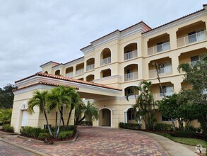 Building Photo - 35 Harbour Isle Dr E