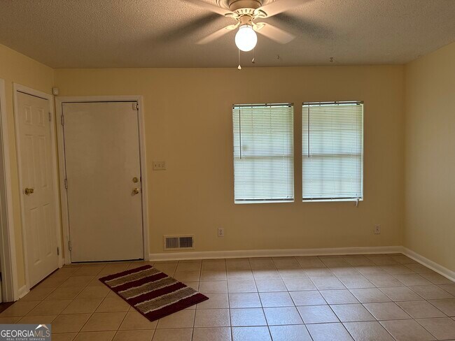Foto del edificio - 342 Webster Ln