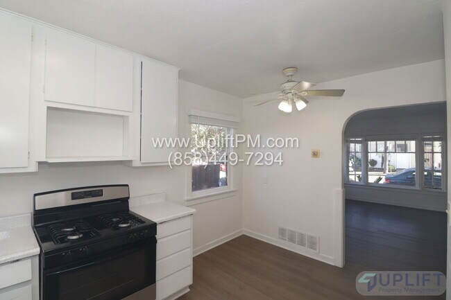 Foto del edificio - 1730 Sunset Cliffs Blvd