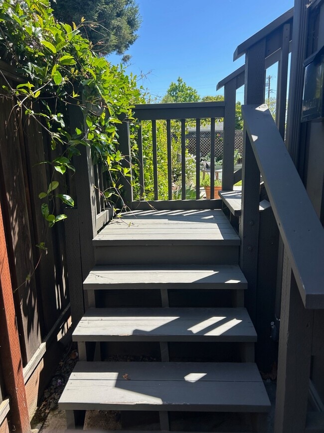 Building Photo - 1780 Grace Ave