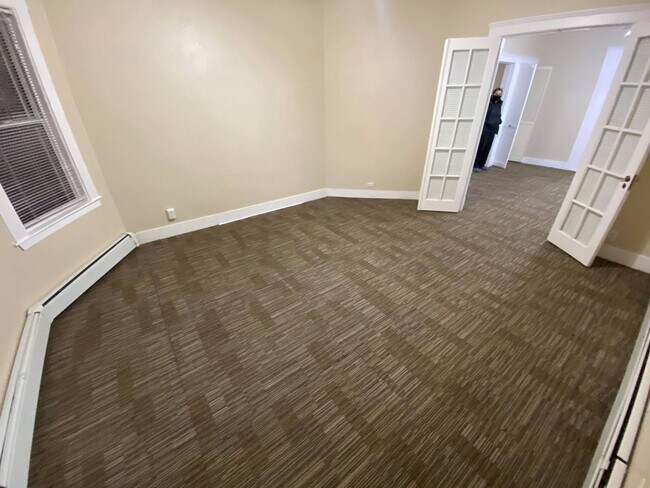 Building Photo - 338 Revere St