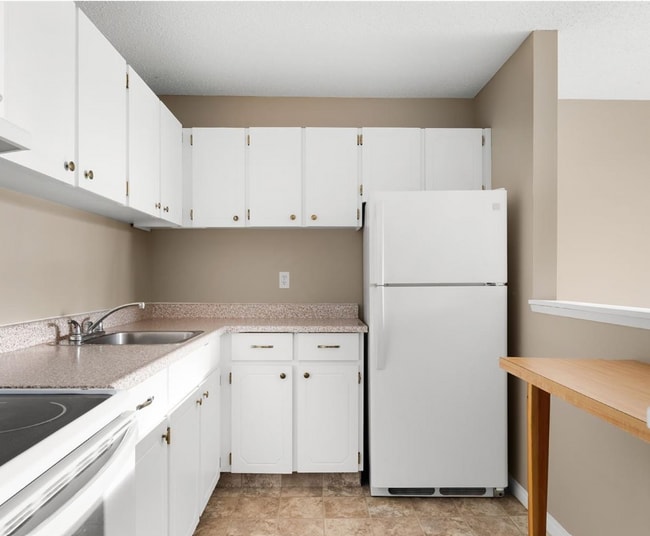 Building Photo - 34 Nollet Ave