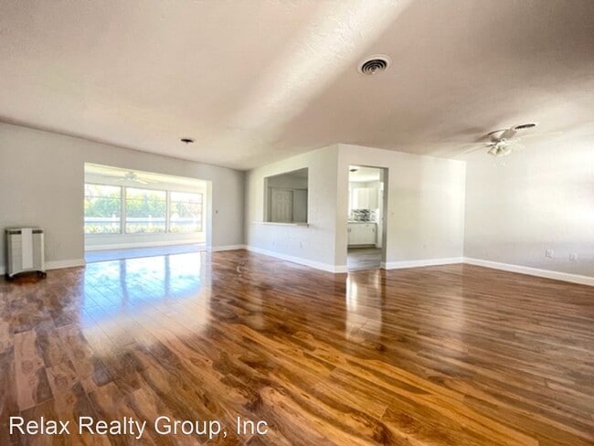 Building Photo - 2 br, 2 bath House - 6623 Bluewater Ave