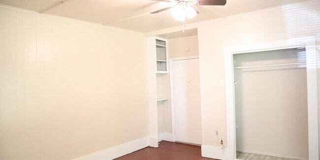 Building Photo - 1116 N Bell Ave