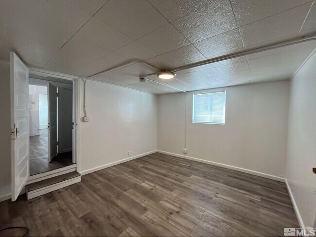 Foto del edificio - 1027 1/2 West 2nd St-