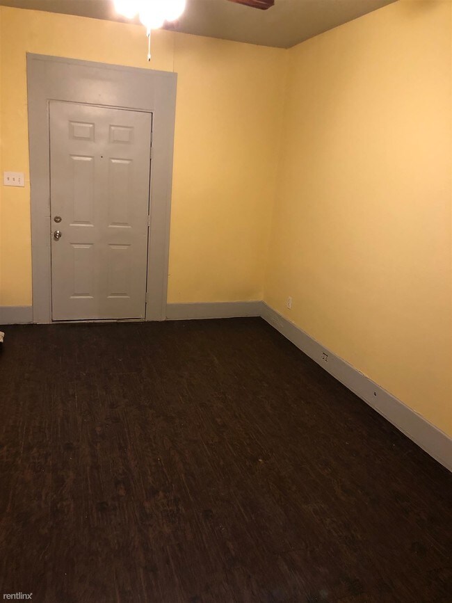 Building Photo - 1 br, 1 bath Apartment - 6836 Avenue C Unit 2