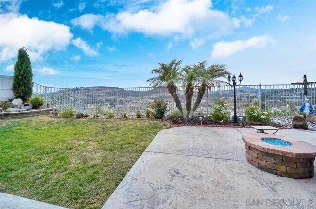 Building Photo - 10394 Valley Waters Dr