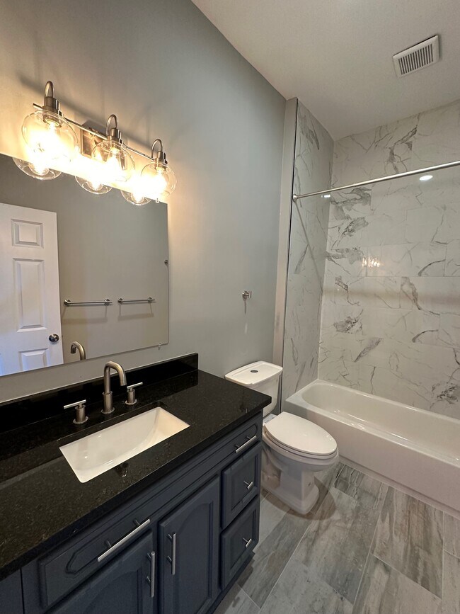 Foto del edificio - 523 E 39th St