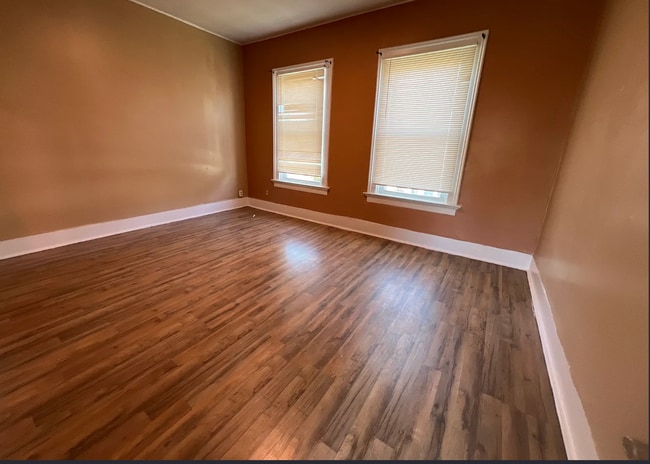 Building Photo - Charming Norwood 3-Bed Gem with Updated Bath, Large Kitchen, and Backyard – Minutes to Xavier & D...