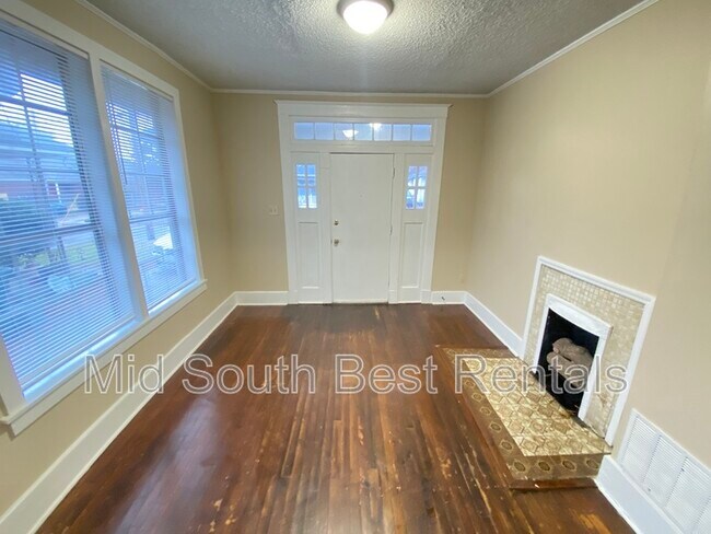 Building Photo - 1058 Tanglewood St
