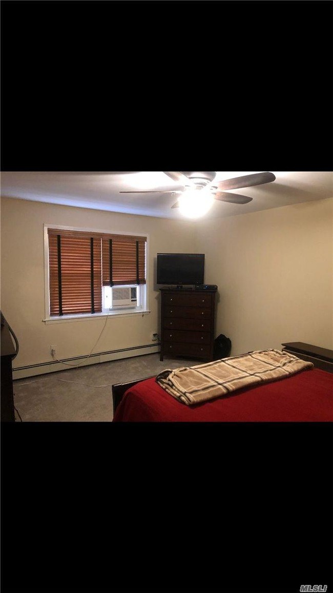 Foto del edificio - 1 bedroom in Wantagh NY 11793