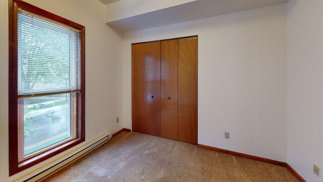 Building Photo - 11 E Gilman St