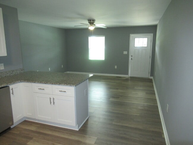 Building Photo - Great Brick Duplex Rental on the Southwest Side of Lincolnton!