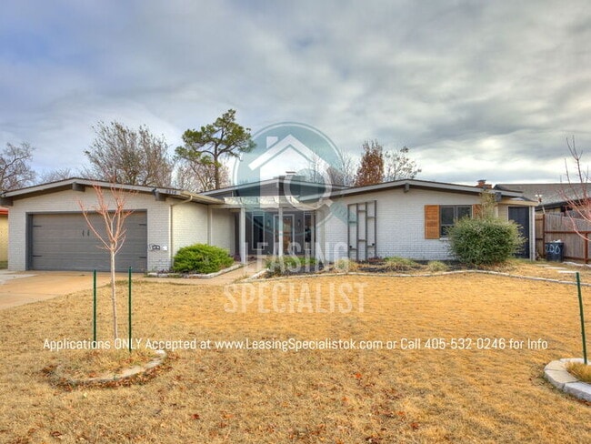 Building Photo - Warr Acres 3 Bed 2 Bath Home with a Pool!!