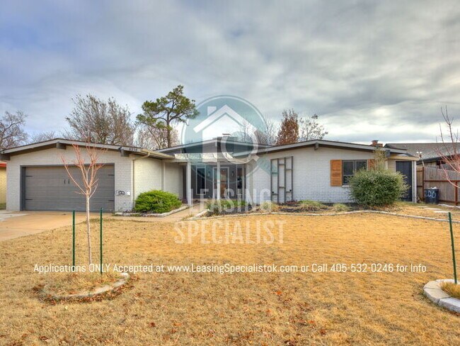 Foto del edificio - Warr Acres 3 Bed 2 Bath Home with a Pool!!
