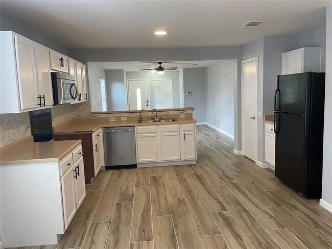 Foto del edificio - 3401 Sand Dunes Ave