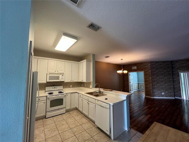 Building Photo - 17451 Hugh Ln