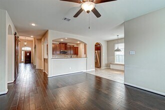 Building Photo - 4814 Sequoia Park Ln