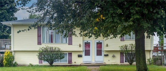 Building Photo - 499 Farmington Ave