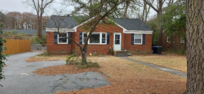 Foto del edificio - 2506 E 4th St