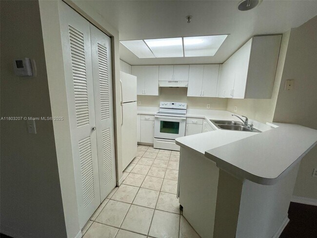 Foto del edificio - 4191 N Haverhill Rd