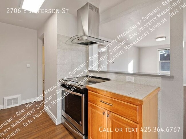 Foto del edificio - 2706 E Jefferson St