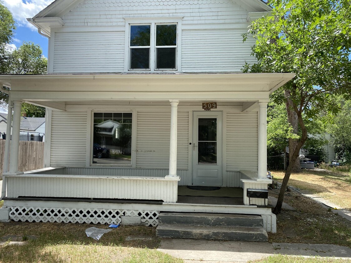 Primary Photo - 509 Maple St