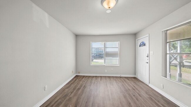 Building Photo - 1236 2nd Ave N