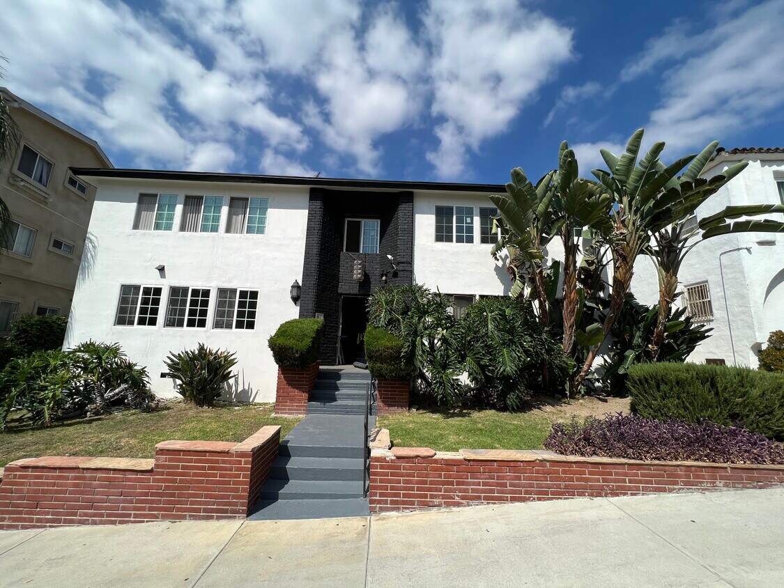 1313 S Cochran Ave Unit 7, Los Angeles, CA 90019 Apartments in Los