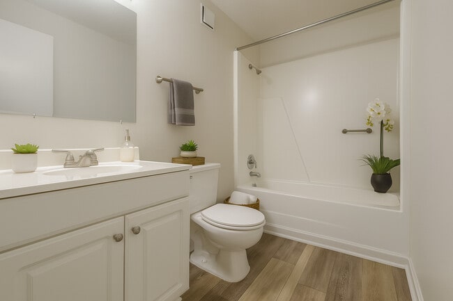 Building Photo - Wesley Pines