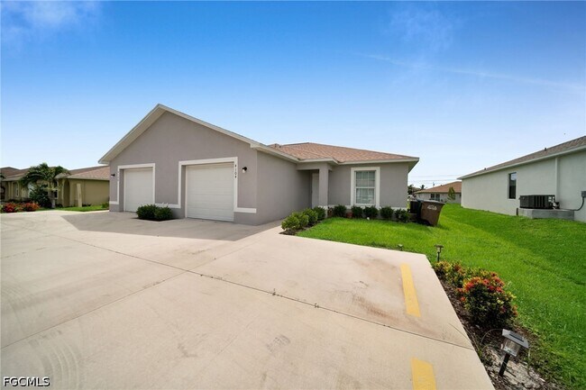 Building Photo - 4106 SW 7th Pl