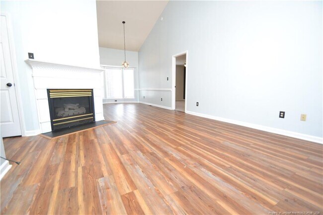 Foto del edificio - 4208 Loon Ln