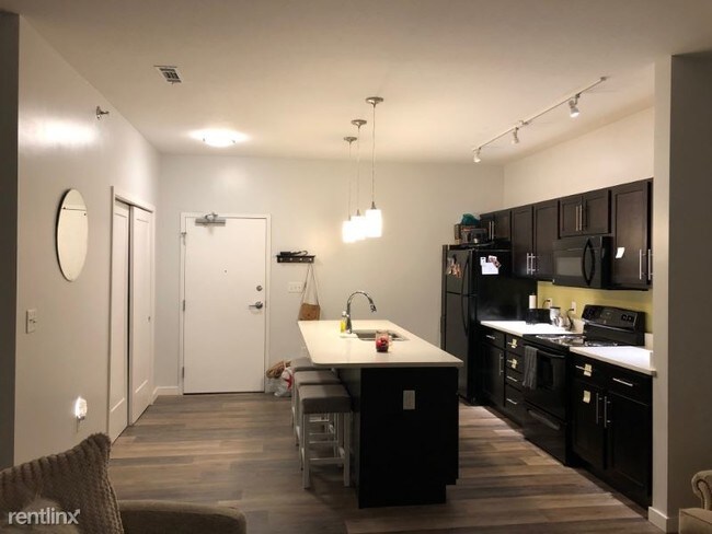 Foto del edificio - 2 br, 2 bath Apartment - 128 W Mishawaka Ave