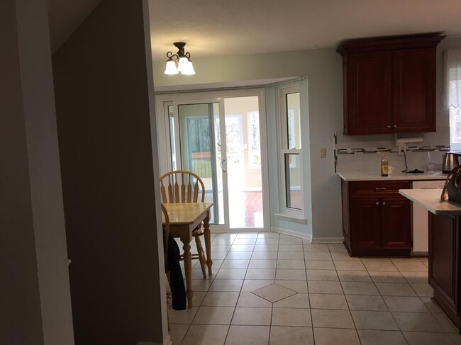 Building Photo - 4910 Ravine Ct