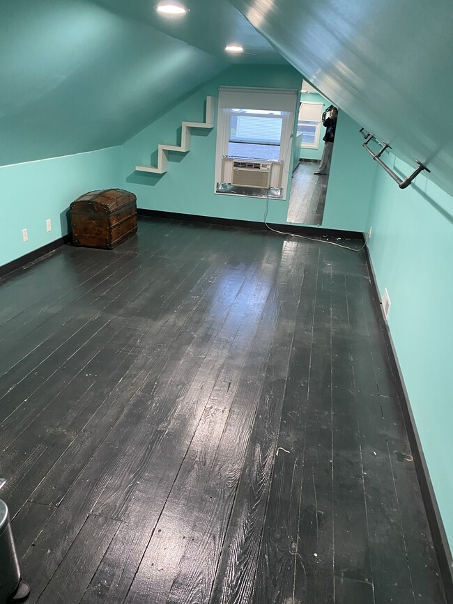 Upstairs Bedroom - 305 S Monroe St