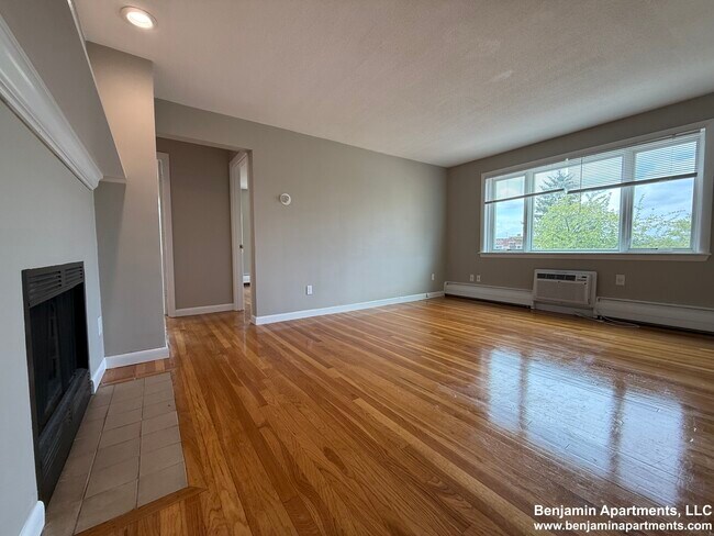 Building Photo - 50 Evergreen St