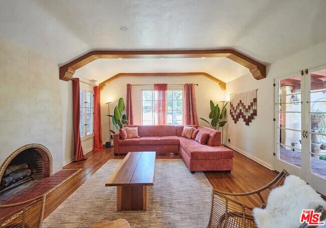 Foto del edificio - 1522 Pandora Ave