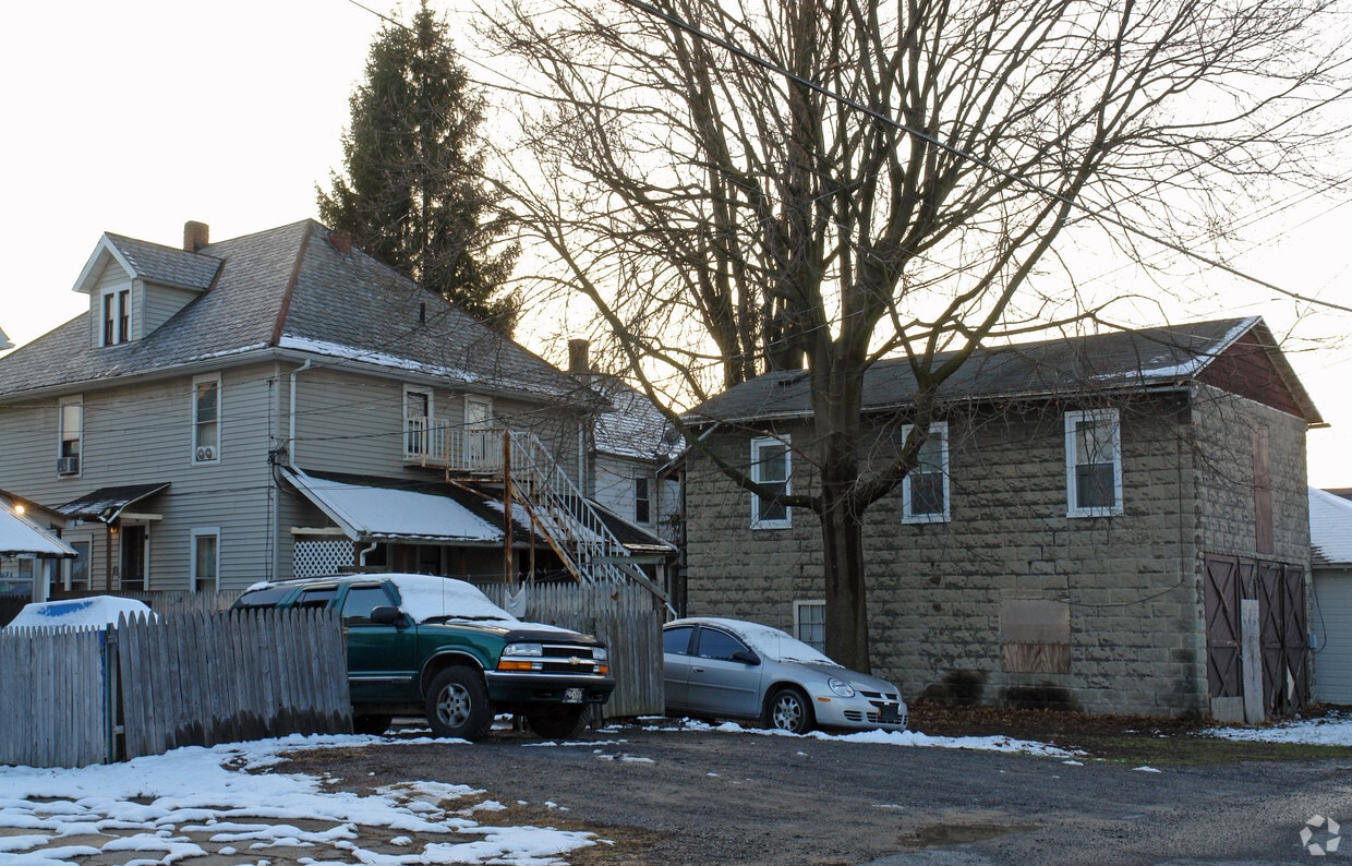 Building Photo - 1656-1658 Andrews Pl