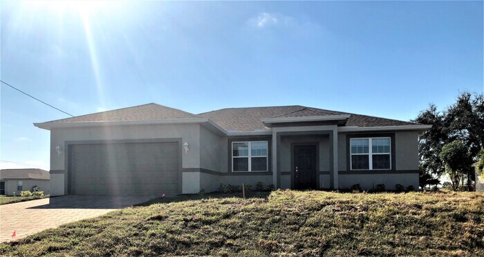 Foto principal - NW Cape Coral Single Family Home