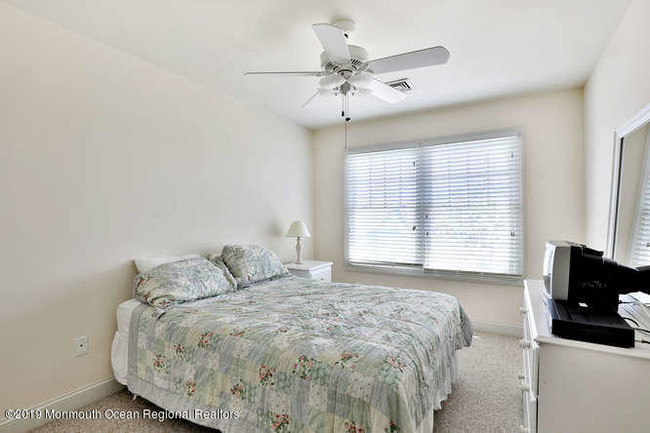 Foto del edificio - 904 S Bayview Ave