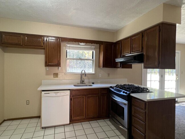 Building Photo - Fox Chase Drive 3537