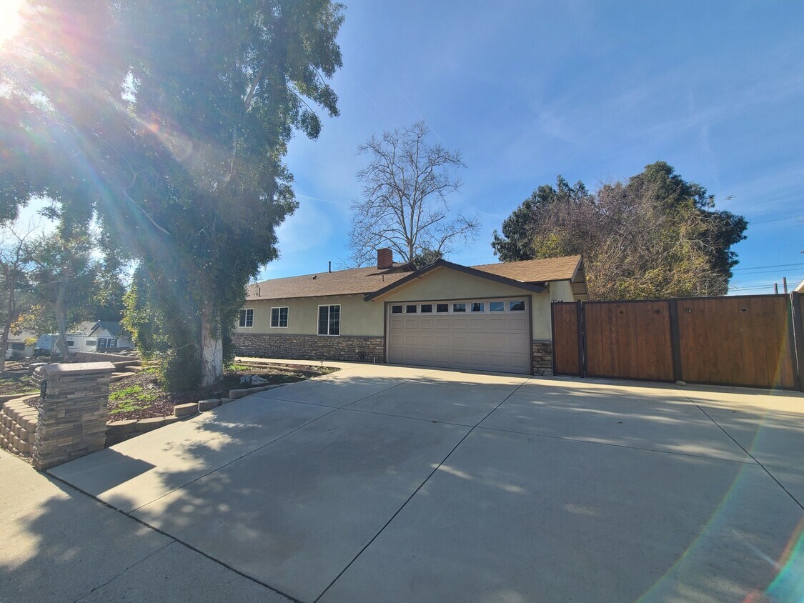 Foto principal - 424 Glenwood Pl